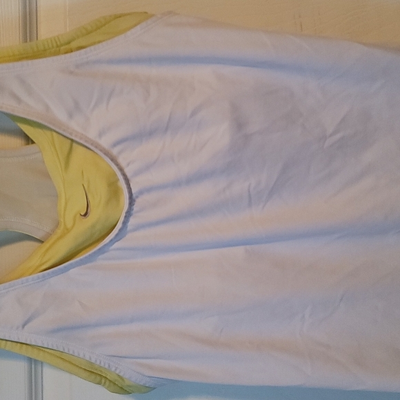 Nike Large dri-fit workout tank with built in sports bra - Picture 2 of 5
